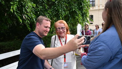 FOTO: Iva Janžurová neodmítla žádného fanouška.