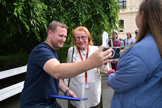 Iva Janžurová neodmítla žádného fanouška.