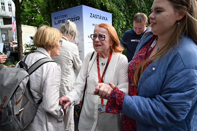 Iva Janžurová ve Varech.