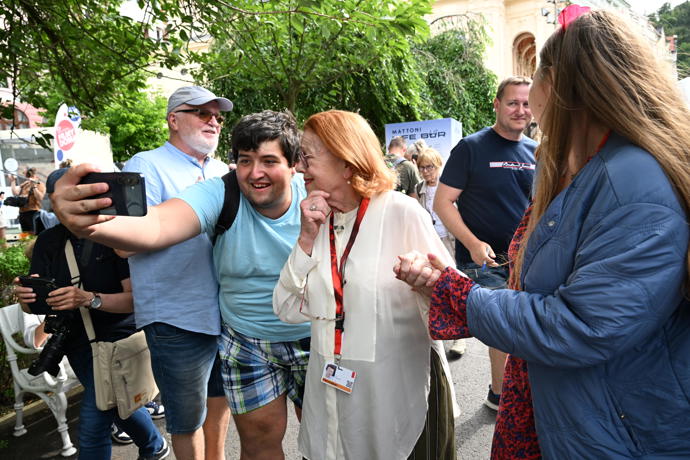 Iva Janžurová neodmítla žádného fanouška.