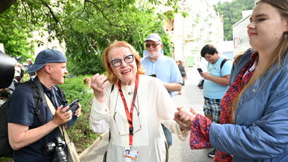 FOTO: Iva Janžurová ve Varech.
