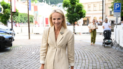 FOTO: Herečka Jana Plodková ve Varech.