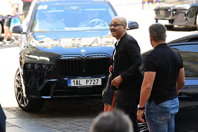 Jeffrey Wright dorazil do Varů.