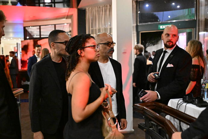 Jeffrey Wright na party po zakončení Varů.