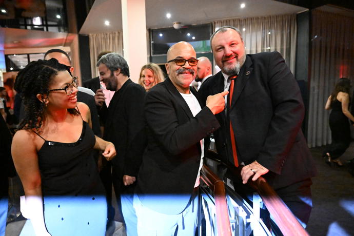 Jeffrey Wright si party užíval.