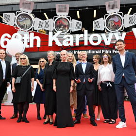 Bára Basiková v Karlových Varech uvedla svůj dokument.