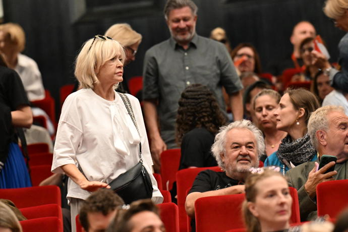 Jana Švandová se přišla podívat na dokument Báry Basikové. 