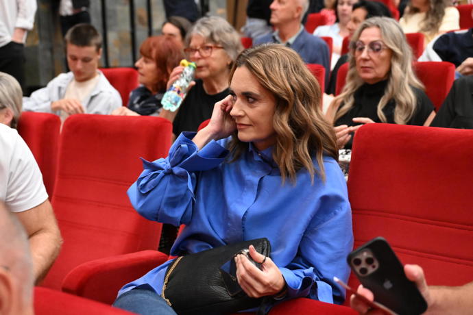 Daniela Brzobohatá seděla osamoceně. 