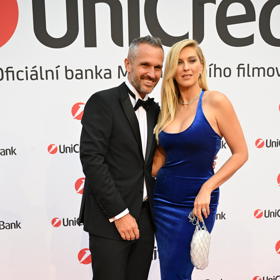Manželé Hejdovi na party UniCredit Bank ve Varech.