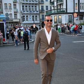 Podporu nachází Radek právě ve Vandě, která na něm již únavu pozná.