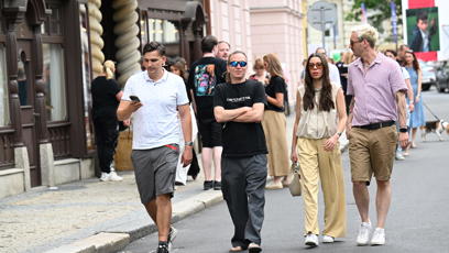 FOTO: Pirát Ivan Bartoš vyrazil na kolonádu.