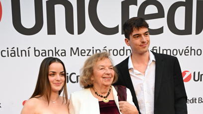 FOTO: Livia Klausová s vnoučaty na party UniCredit Bank ve Varech.