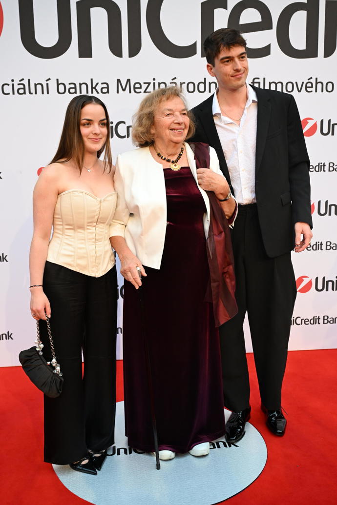 Livia Klausová s vnoučaty na party UniCredit Bank ve Varech.