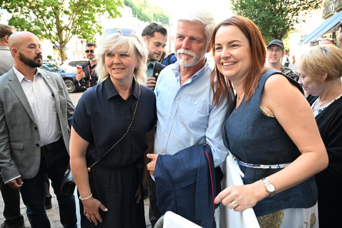 Manželé Pavlovi se s fanoušky vyfotili.