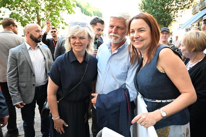 Manželé Pavlovi se s fanoušky vyfotili.