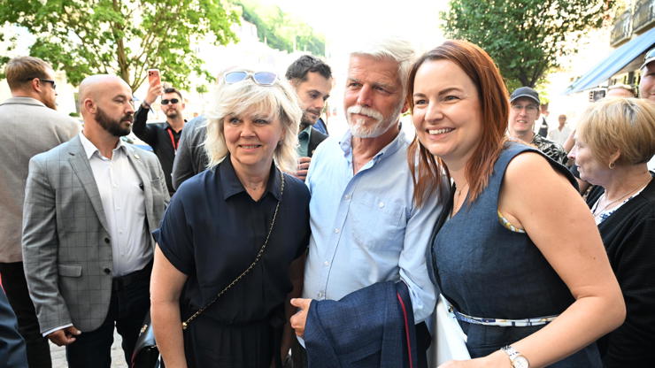 Manželé Pavlovi se s fanoušky vyfotili.