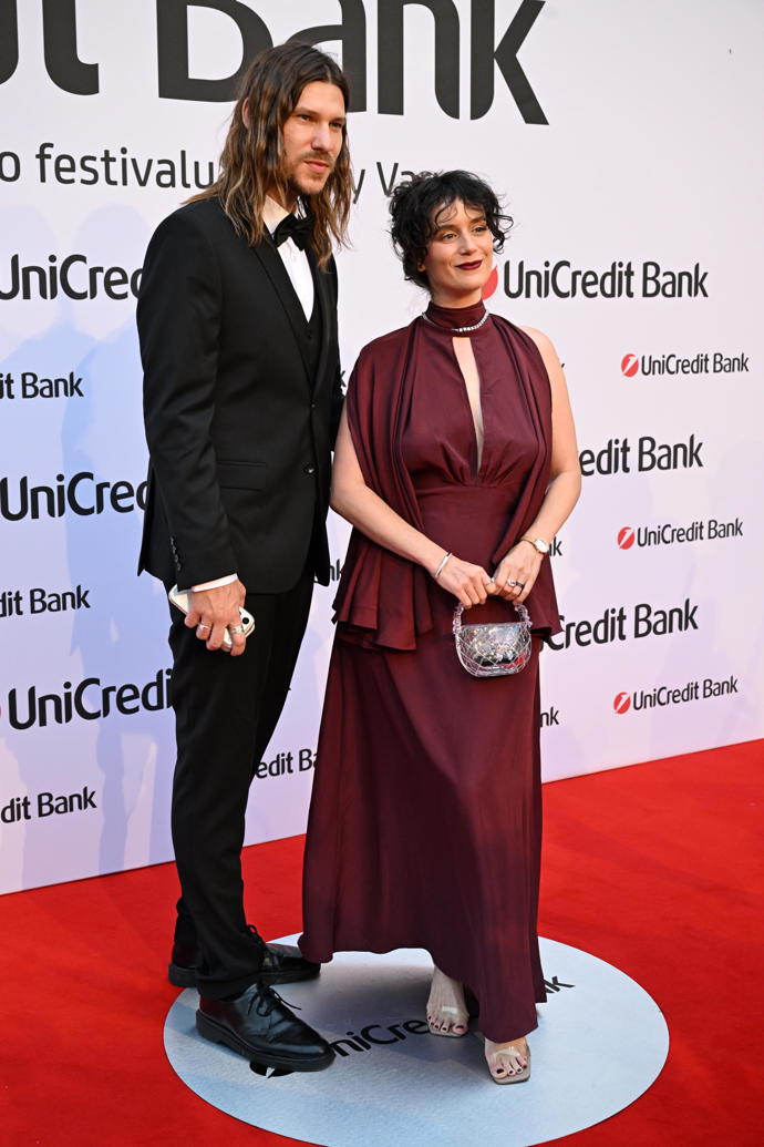 Marcell s manželkou na party UniCredit Bank ve Varech.