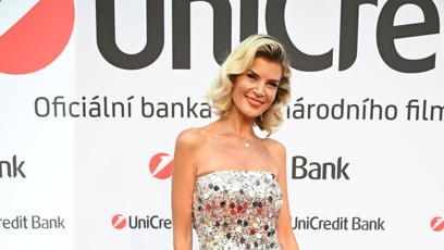 FOTO: Iveta Lutovská na party UniCredit Bank ve Varech.