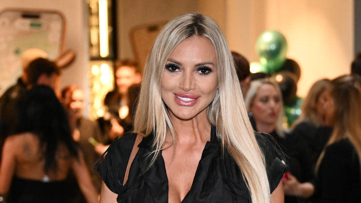 Krásná Denise Ayverdi alias Bobina.
