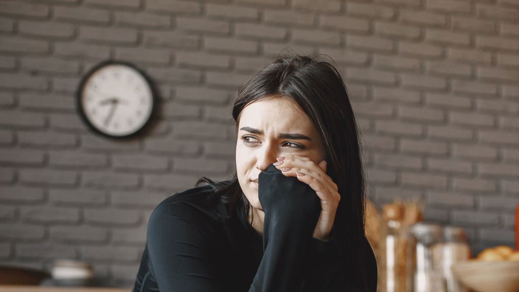 Judita (53): „Moje maminka mi slíbila, že mě bude chránit. A opravdu to i z nebe dělá.” Psycholog radí