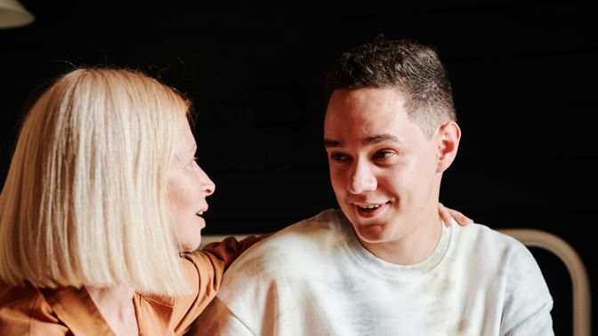 „Máma mi řekla, že když ji nevezmu k sobě domů, nejsem její syn,“ svěřuje se Roman