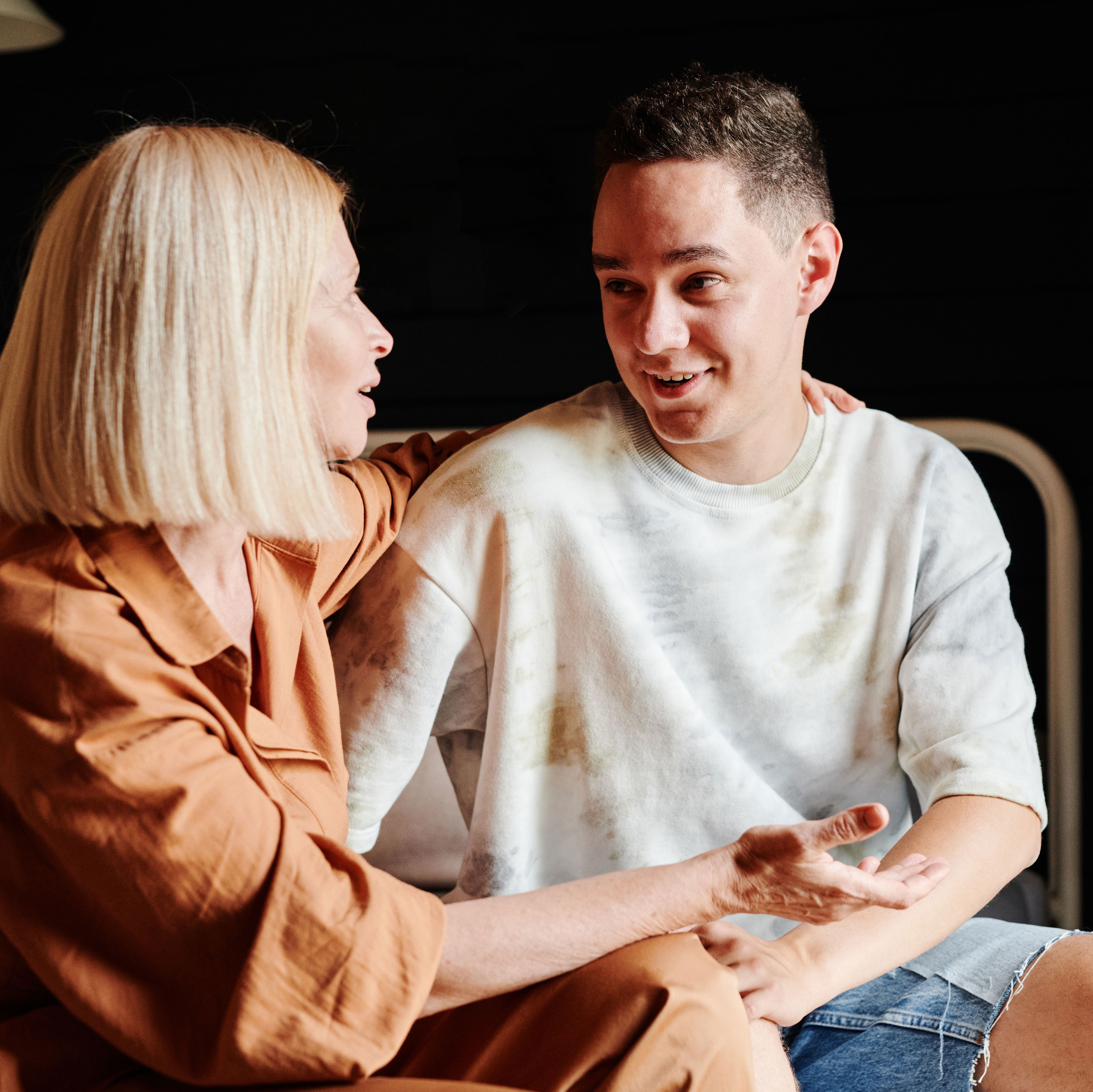 „Máma mi řekla, že když ji nevezmu k sobě domů, nejsem její syn,“ svěřuje se Roman