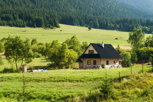 Pokud ještě nemáte své venkovské útočiště, je nejvyšší čas. Češi kupují chaty a chalupy ve velkém. Nejlevnější jsou v ústeckém kraji Pokud ještě nemáte své venkovské útočiště, je nejvyšší čas. Češi kupují chaty a chalupy ve velkém. Nejlevnější jsou v ústeckém kraji