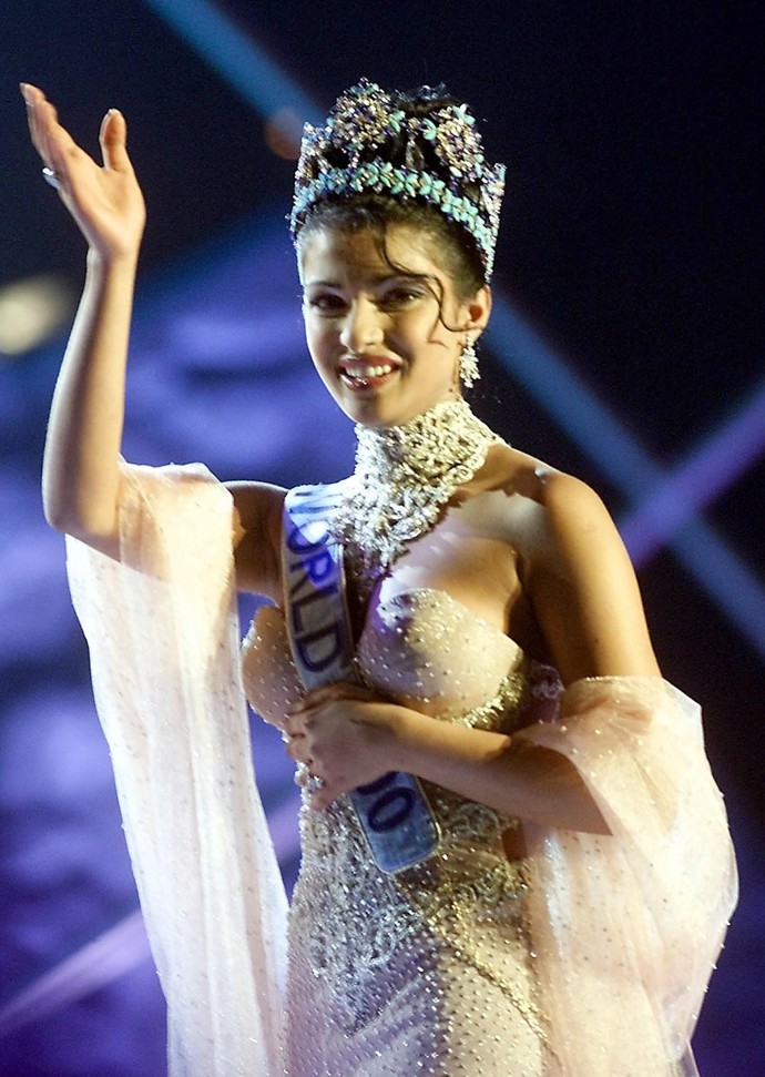 Vítězka Miss World 2000, Indka Priyanka Chopra.  