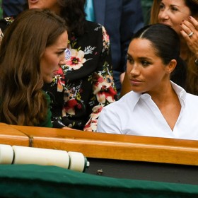 V červenci 2019 obě dámy překvapivě navštívily bok po boku tenisový Wimbledon. Šlo však jen o rafinovaný marketingový tah královské rodiny ve snaze zakrýt mrazivý vztah Kate a Meg.