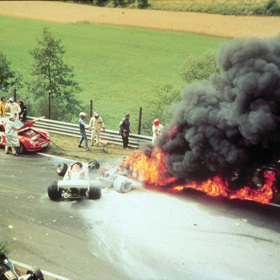 Niki Lauda přežil děsivou nehodu.