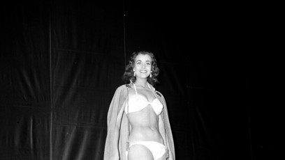 FOTO: Švédka Kiki Hakansson získala v roce 1951 korunku Miss World.