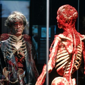 Von Hagens vynalezl techniku plastinace lidských těl.