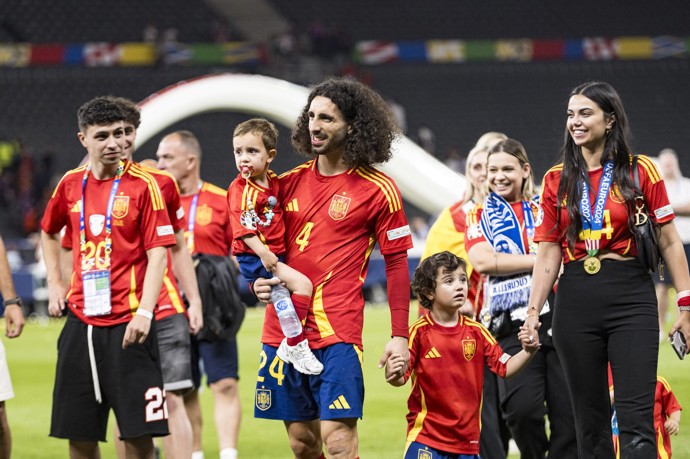 Marc Cucurella s rodinou.