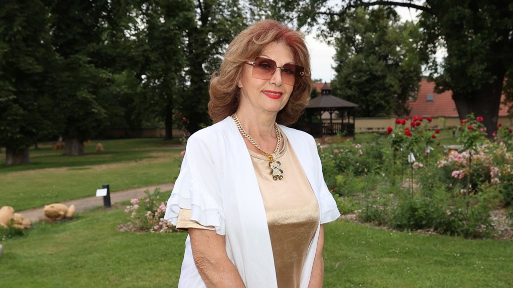 Saskia Burešová patřila k nejoblíbenějším hlasatelkám ČT. Letos slaví 80. narozeniny.