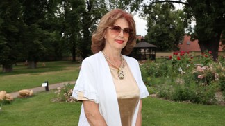 Saskia Burešová patřila k nejoblíbenějším hlasatelkám ČT. Letos slaví 80. narozeniny.