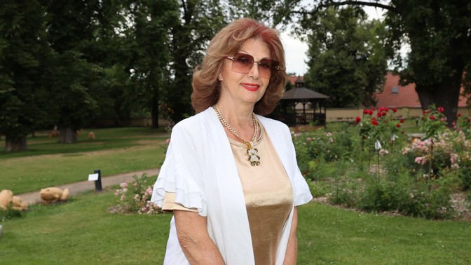 Saskia Burešová patřila k nejoblíbenějším hlasatelkám ČT. Letos slaví 80. narozeniny.