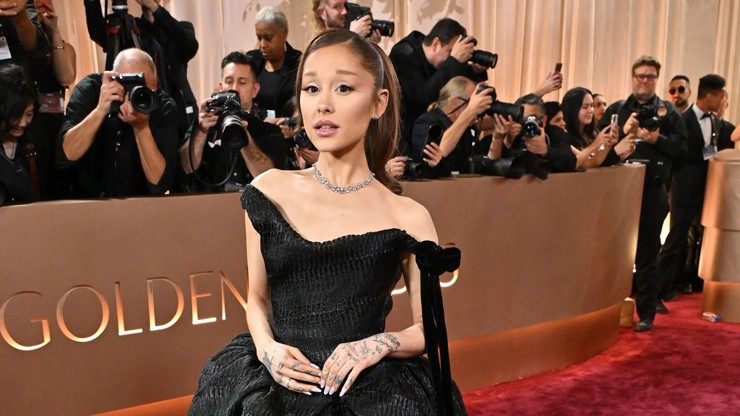 Ariana Grande je vyhublá na kost.