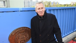 Vesničko má středisková: Otík má v Praze vlastní lávku, rostlinář Kunc se po těžké operaci postavil zase na nohy