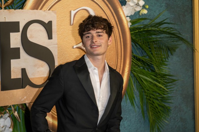 Noah Schnapp na premiéře Enoly Holmes 3.
