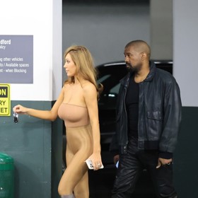 Bianca Censori stále obléká diskutabilní outfity.