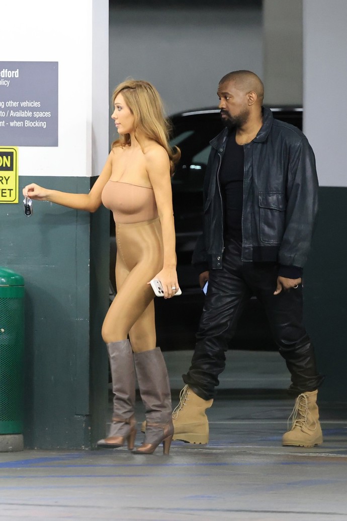 Bianca Censori stále obléká diskutabilní outfity.