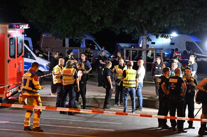 Pachatele se německé policii podařilo identifikovat.