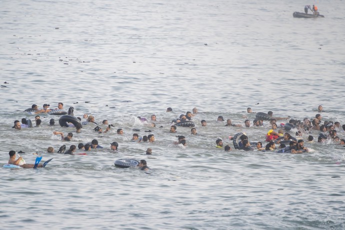 Do Ceuty se dostalo tisíce migrantů.