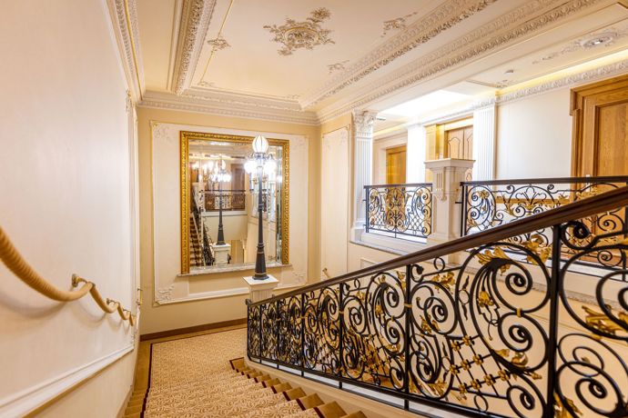 Grandhotel Pupp: Hotel, který dal Karlovým Varům tvář. Už více než tři století vítá krále, hvězdy i filmové legendy Grandhotel Pupp: Hotel, který dal Karlovým Varům tvář. Už více než tři století vítá krále, hvězdy i filmové legendy