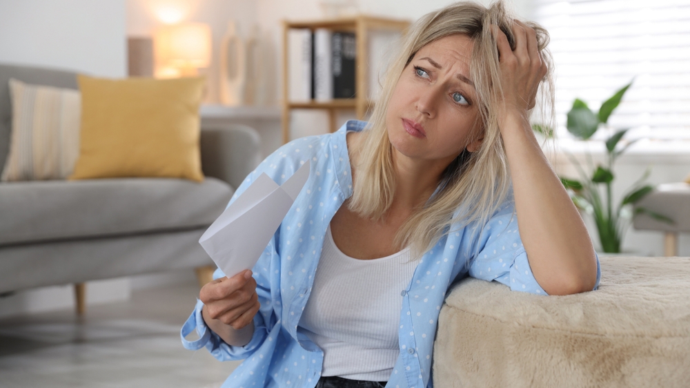 Zapomínání, horší soustředění nebo náhlé změny nálady mohou být důsledkem kolísající hladiny hormonů. Tyto obtíže bývají v období perimenopauzy časté a mohou ovlivňovat pracovní výkon i každodenní život.