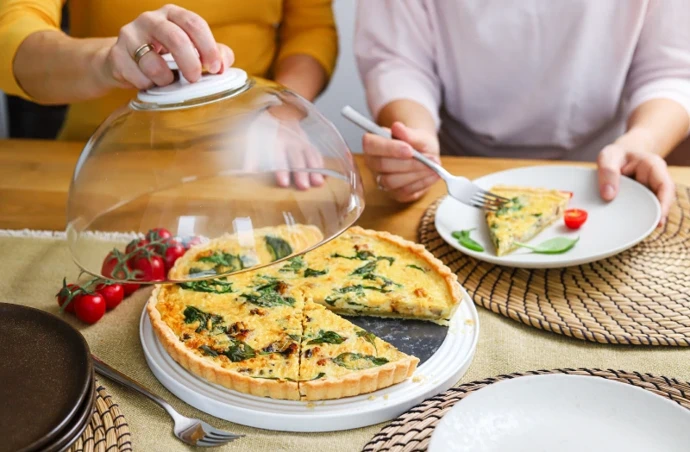 Vosy dokážou znepříjemnit kdejakou letní párty. Pomůže citron, káva i trik s papírovým sáčkem Vosy dokážou znepříjemnit kdejakou letní párty. Pomůže citron, káva i trik s papírovým sáčkem