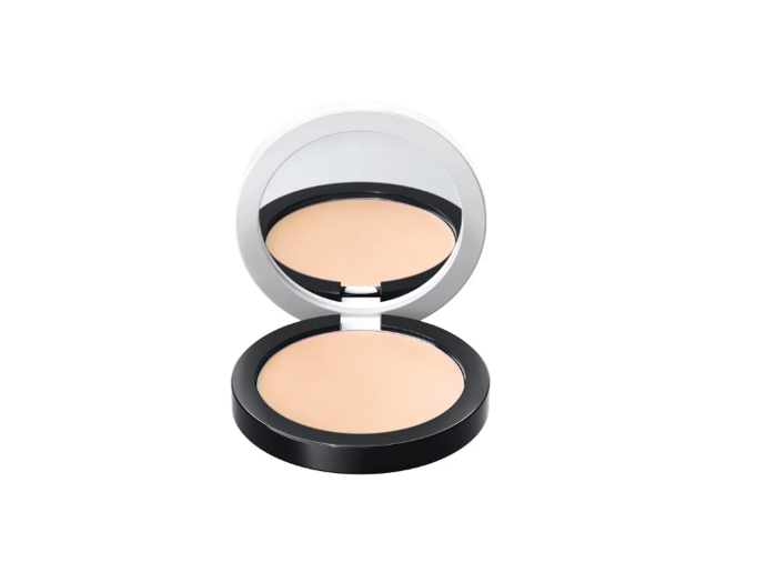Přírodní kompaktní pudr s SPF 50 Und Gretel, 1 150 Kč