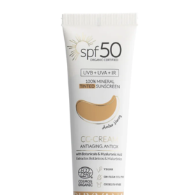 Přírodní minerální tónovací krém SPF 50 Dhyvana, 670 Kč (50 ml), prodává Líčírna Organics Přírodní minerální tónovací krém SPF 50 Dhyvana, 670 Kč (50 ml), prodává Líčírna Organics