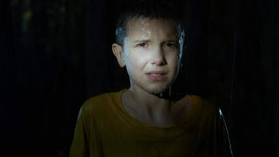 FOTO: Millie Bobby Brown jako Eleven v první řadě seriálu Netflixu.