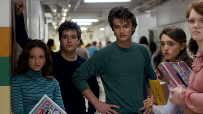 FOTO: Steve měl být původně pouze vedlejší postavou seriálu Stranger Things. Joe Keery z něj však udělal legendu.